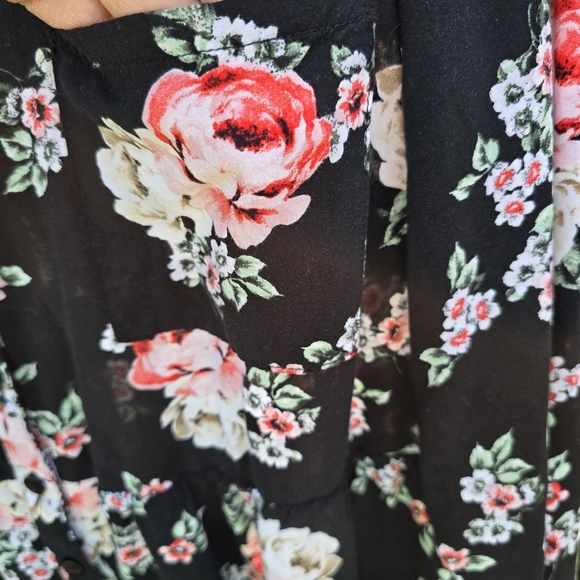 Torrid Floral Black Button-Up Blouse - Picture 2 of 7